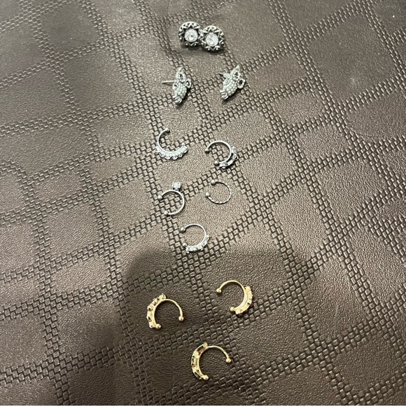 Earrings and cuff earrings - Picture 1 of 9